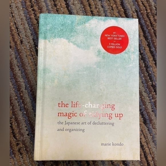 Book: The Life-Changing Magic of Tidying Up by Marie Kondo - Picture 10 of 14